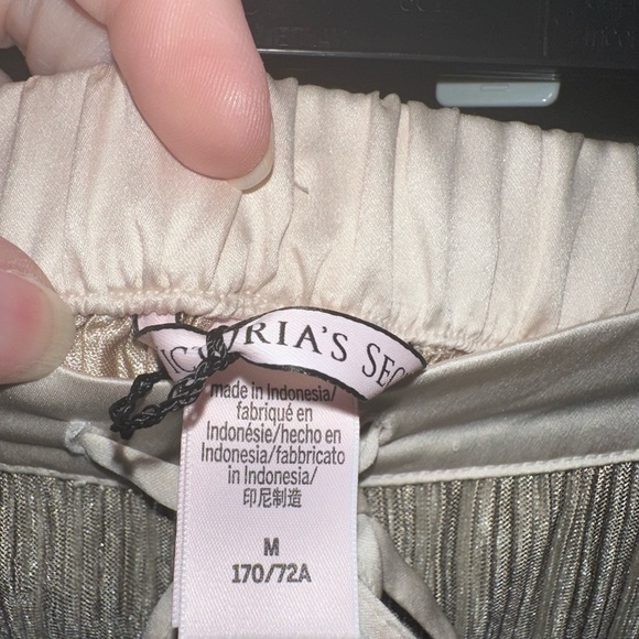 Victoria's Secret Champagne Pajama Shorts - Picture 3 of 4